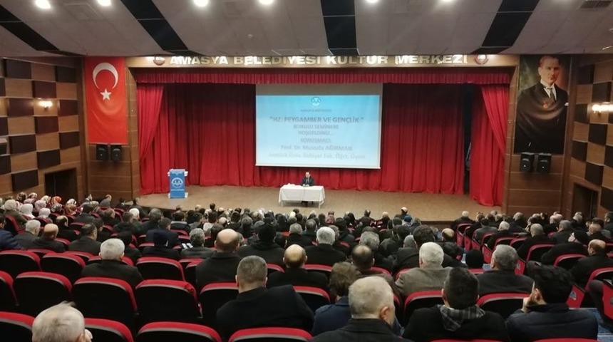 Amasya’da Hz. Peygamber ve Gençlik Konferansı