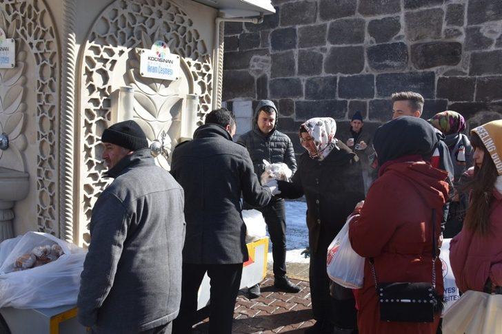 Kocasinan Belediyesi’nden vatandaşlara sıcak çorba ikramı G2