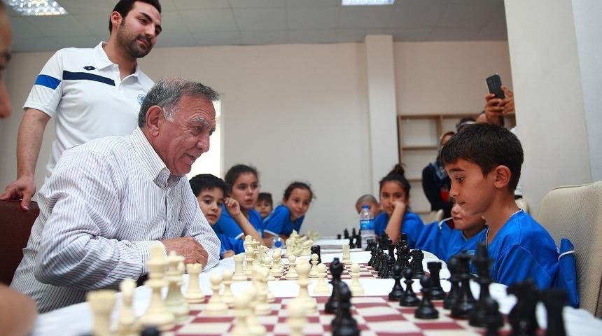 Akay: "Hedefimiz satran&ccedil; sporunu yaygınlaştırmak"