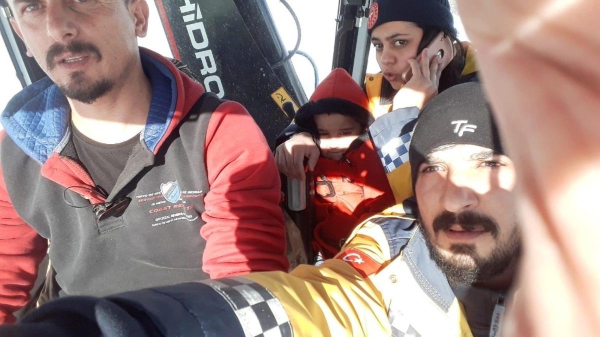 Şırnak&rsquo;ta k&ouml;yde mahsur kalan hasta &ccedil;ocuk hastaneye ulaştırıldı