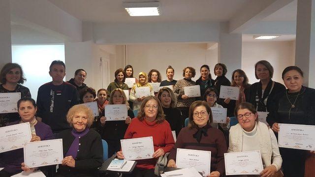 Eskişehir’de ‘diksiyon, etkili iletişim ve etkili konuşma’ kursunu bitiren 24 kursiyer törenle sertifikalarını aldılar