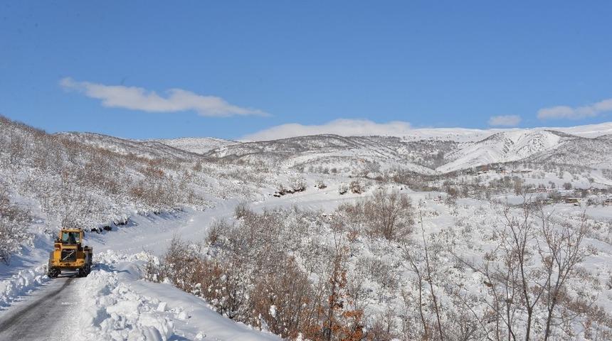 Bing&ouml;l&rsquo;de kar 21 k&ouml;y yolunu ulaşıma kapattı