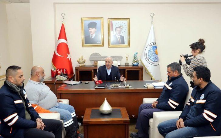 Başkan Gültak, fedakar şoförleri ödüllendirdi G3