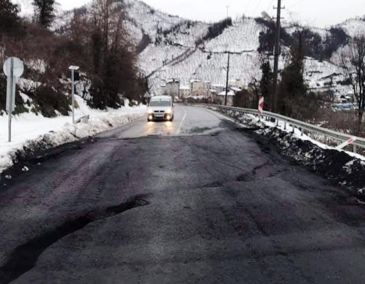 Yalık&ouml;y&rsquo;de heyelan riski