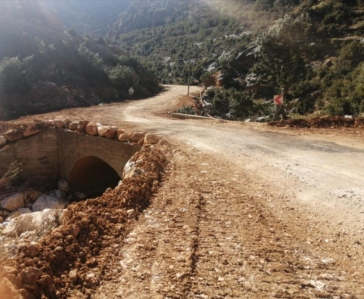 Ekiplerin taşkın sonrası &ccedil;alışmaları s&uuml;r&uuml;yor