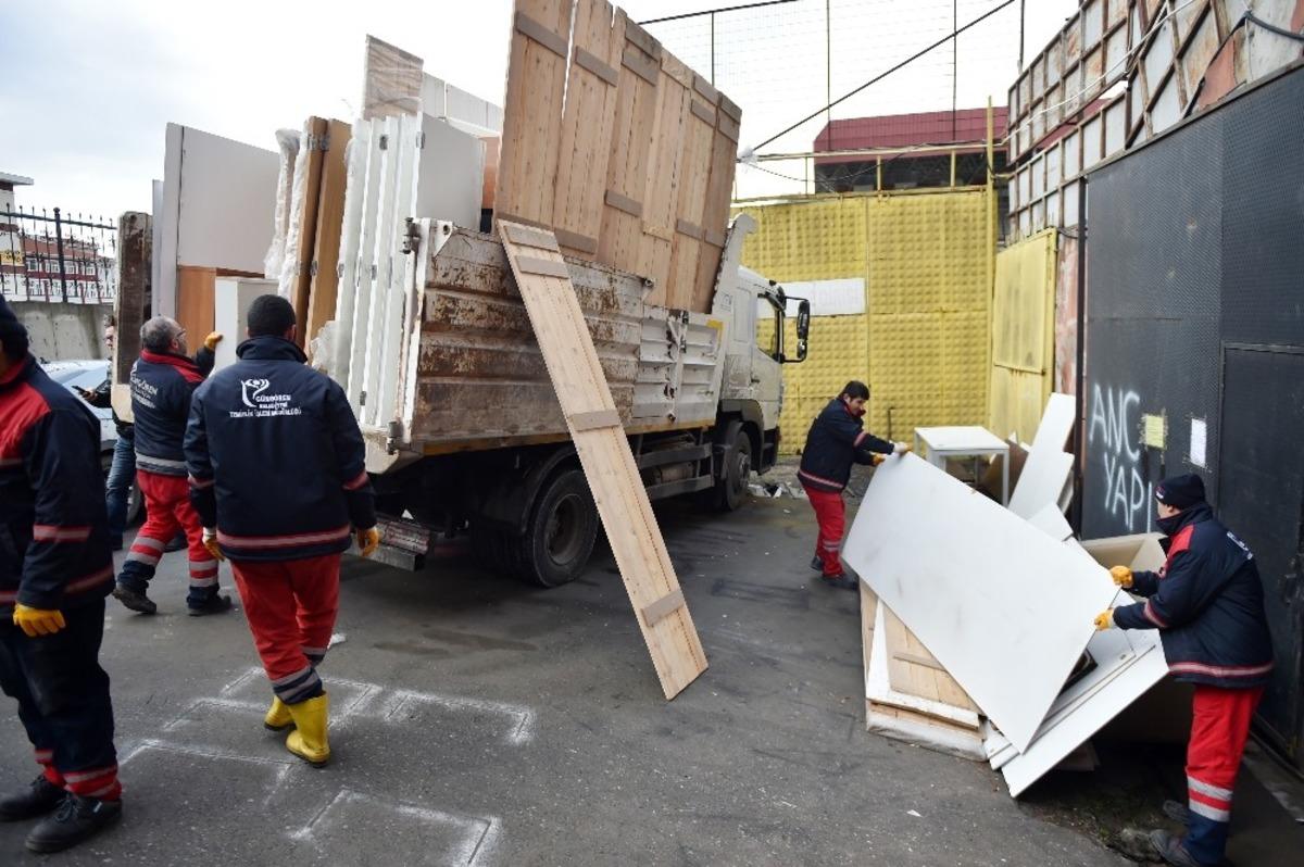 (&Ouml;zel) 19 yıllık G&uuml;ng&ouml;ren stadı yıkım i&ccedil;in boşaltılıyor