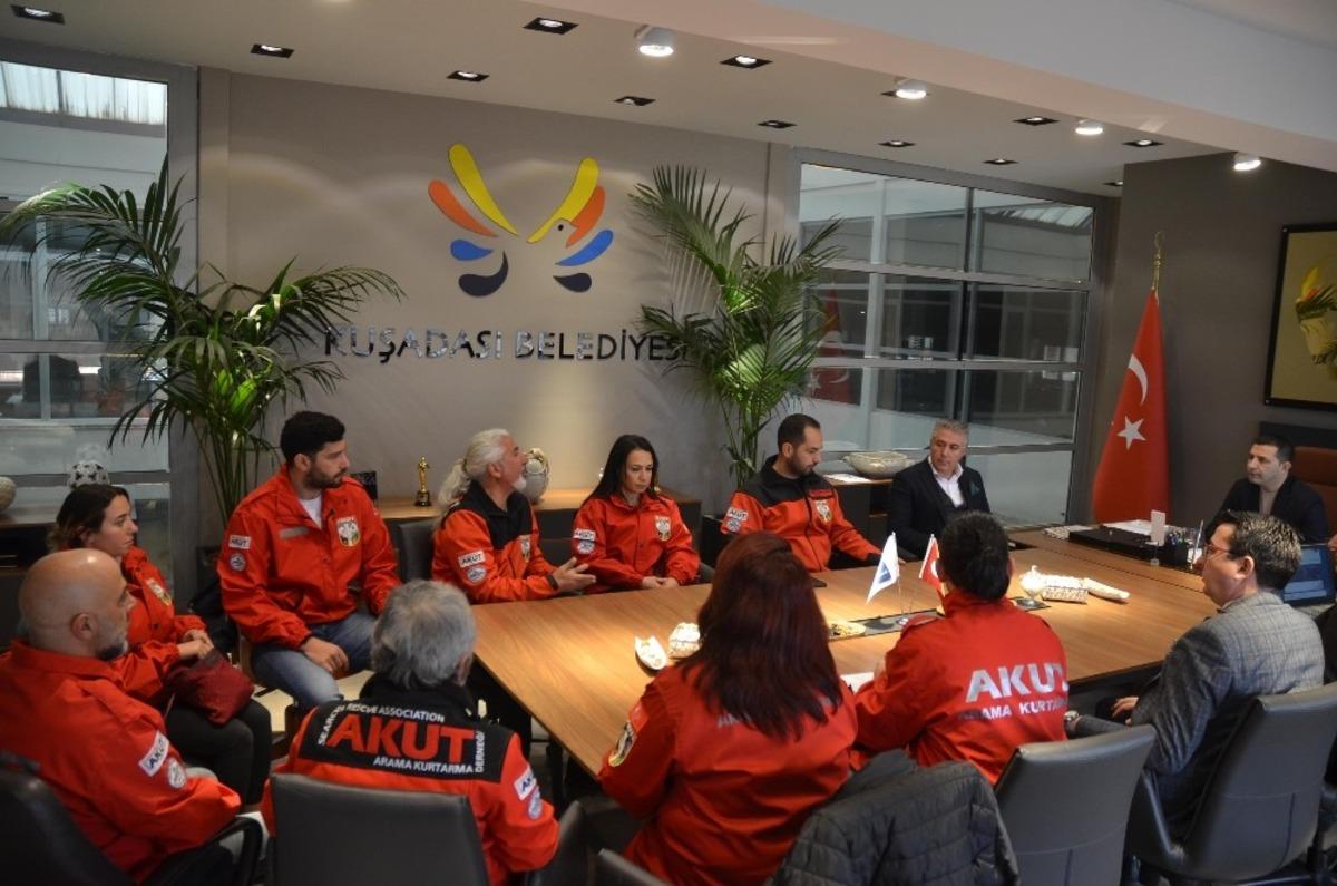 Kuşadası AKUT doğal afetlerde İHA ile tarama yapabilecek