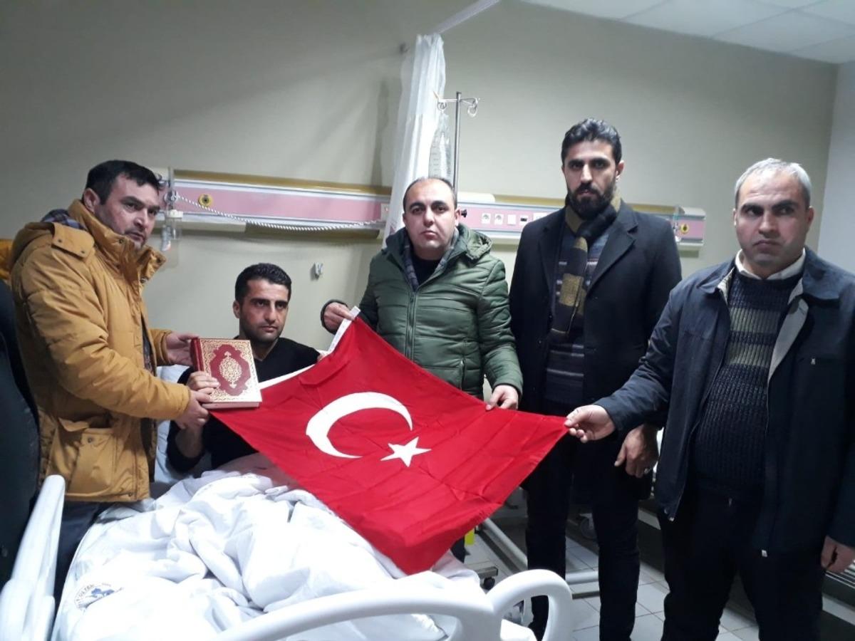 Şehit yakınlarından Van&rsquo;da &ccedil;ığ altından kurtulan yaralılara ziyaret