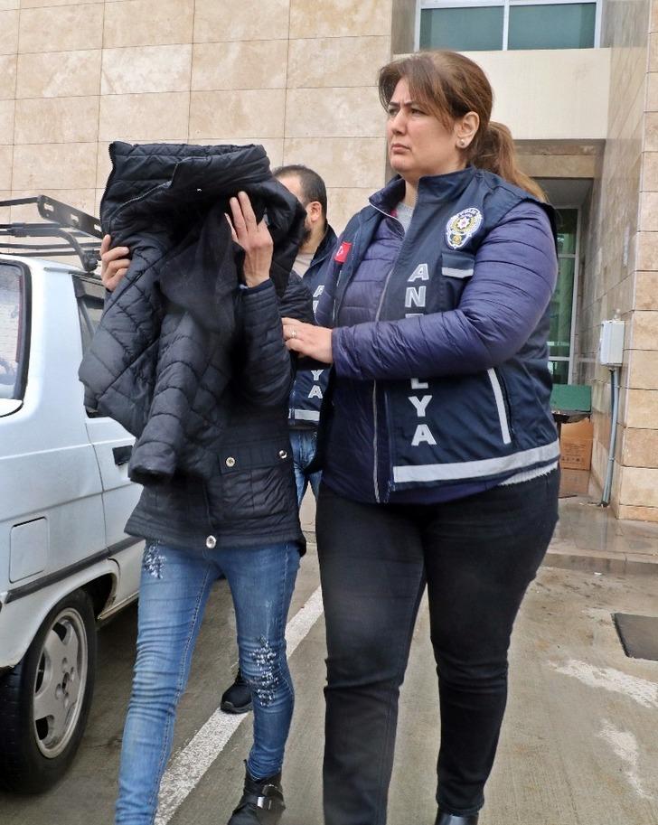 Para karşılığı çağırdığı kadınla basılan adamı "Sende hiç ar namus yok mu?” deyip gasp ettiler G5