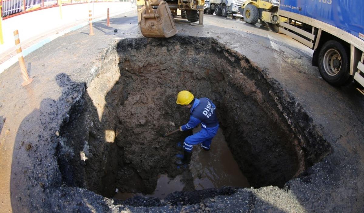 Kayapınar&rsquo;da 2 bin 330 metrelik kanalizasyon şebekesi temizlendi