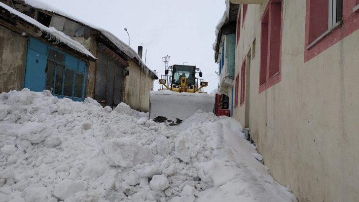 Karlıova’da karla mücadele G4