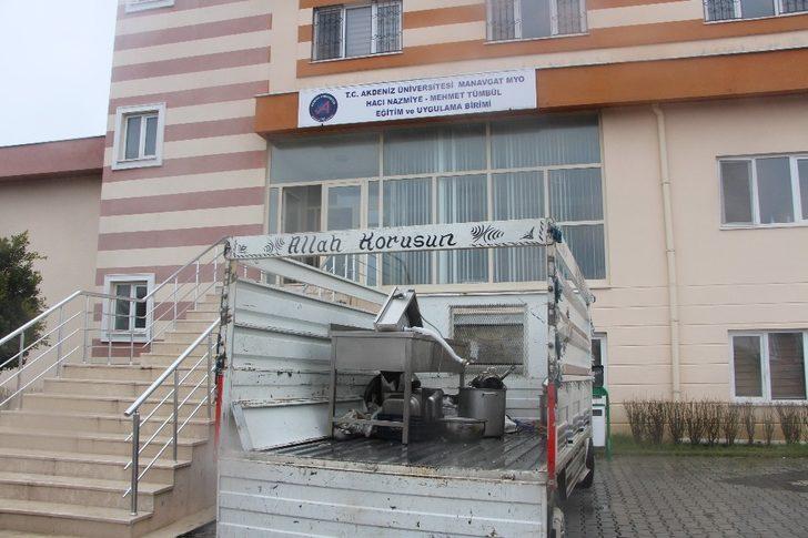 Hırsızlar bunu da yaptı, MYO’nun uygulama mutfağından 100 bin TL değerinde malzeme çaldılar G3