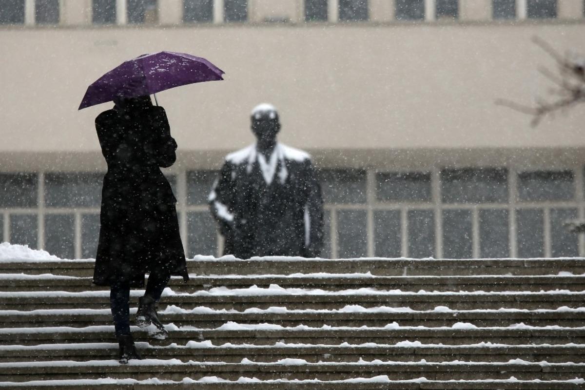 G&uuml;m&uuml;şhane&rsquo;de kar yağışı etkili oluyor