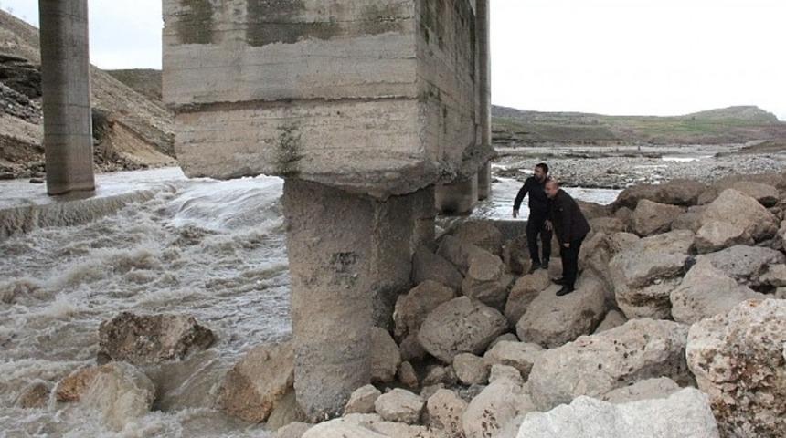 Milletvekili Tutdere&rsquo;den G&ouml;ksu K&ouml;pr&uuml;s&uuml;n&uuml; meclise taşıdı