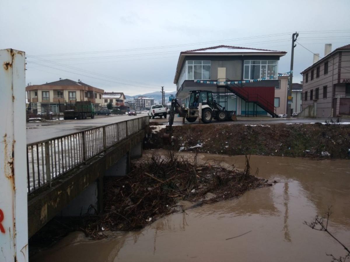 Dere i&ccedil;inde pislikler temizlendi