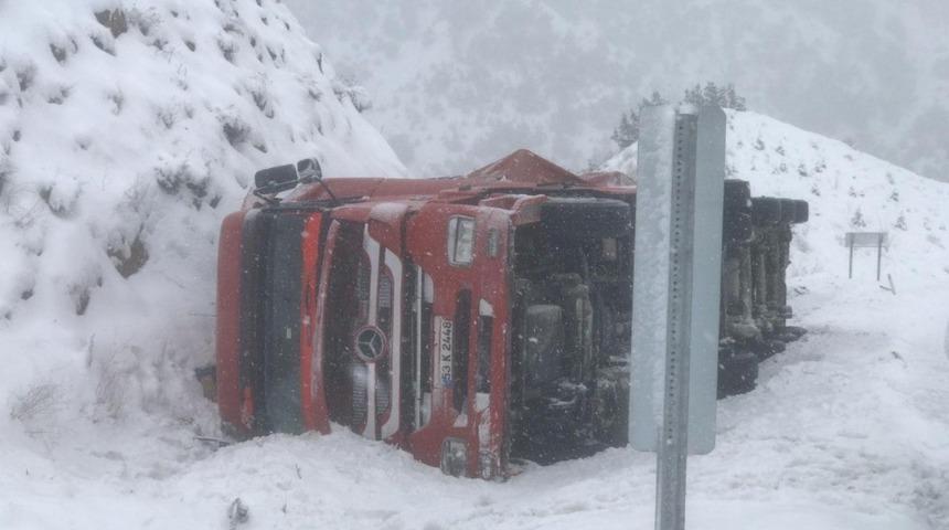 Koyulhisar&rsquo;da trafik kazası:1 yaralı