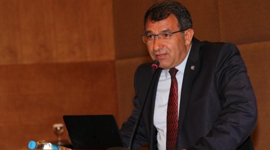 Başkan Şahin, esnaf ve tüccarların 2020 yılında dikkat etmeleri gereken konuları açıkladı