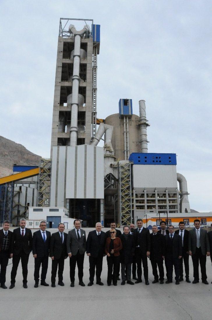 Elazığ’a 2 bin 500 ton çimento desteği G3