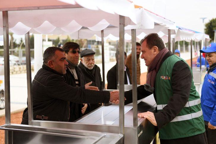 Kültür Parkta 25 seyyar satıcıya araç verildi G1