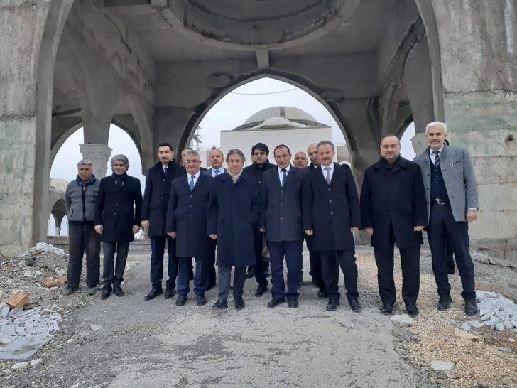 Bakan Yardımcısı Demircan sahabe Safvan bin Muattal kabrini ziyaret etti G2