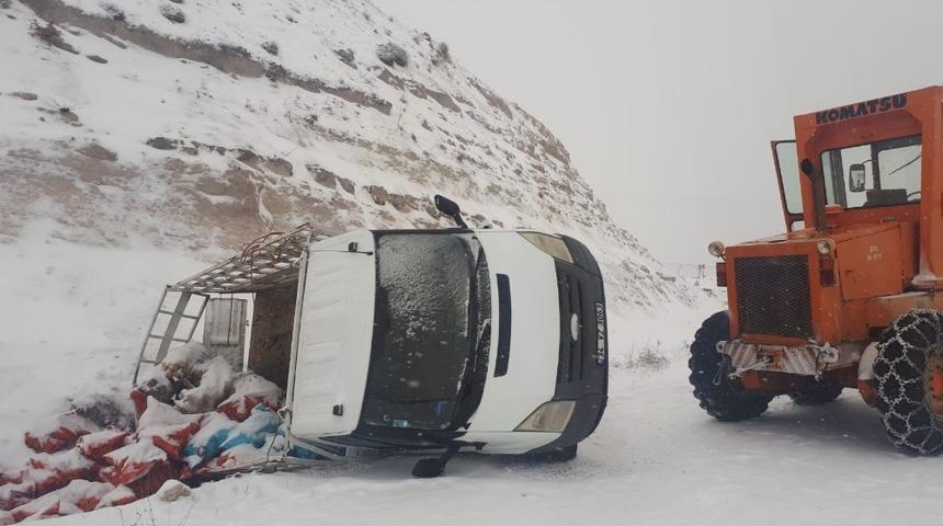 &Ccedil;emişgezek&rsquo;te kaza:2 yaralı