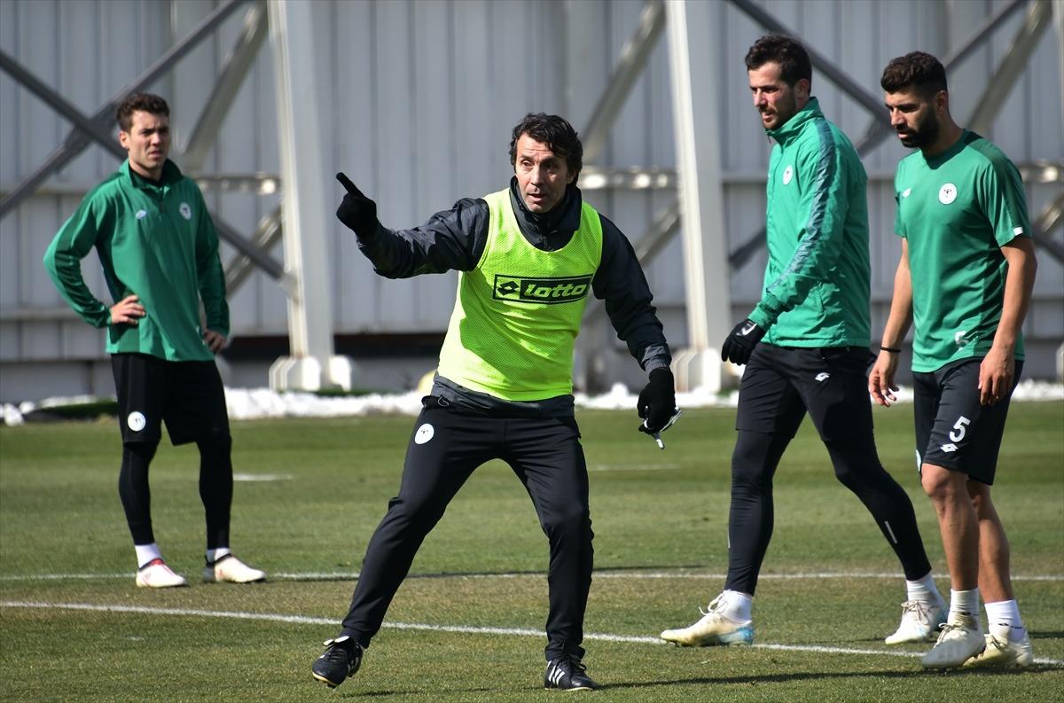 B&uuml;lent Korkmaz, Konyaspor ile ilk antrenmanına &ccedil;ıktı
