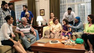 Kocamın Ailesi 8. Bölüm Galerisi