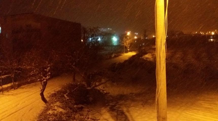 Dicle&rsquo;de okullara kar tatili