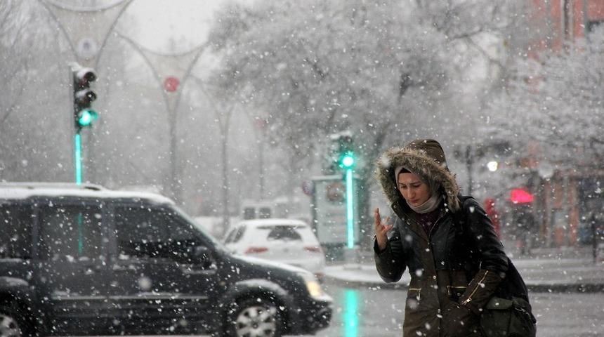 Doğu Anadolu&rsquo;da kar yağışı etkisini s&uuml;rd&uuml;recek