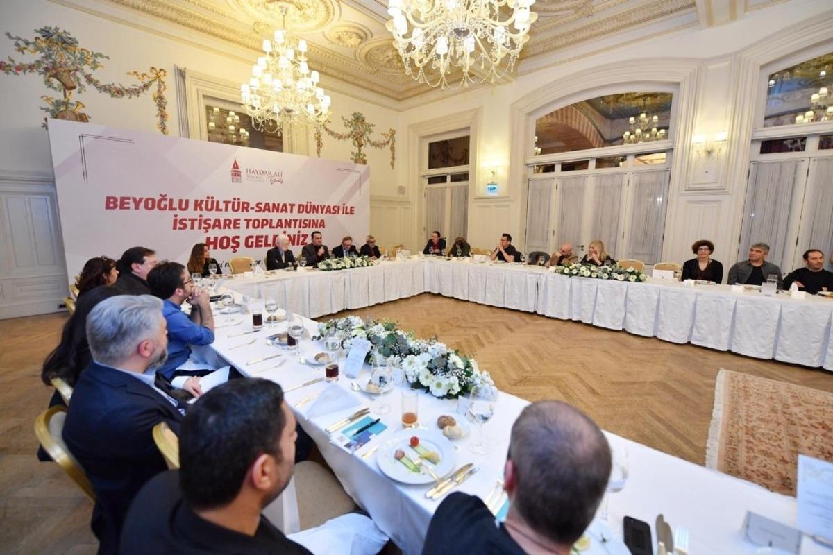 Sanat camiası &lsquo;Beyoğlu K&uuml;lt&uuml;r Yolu&rsquo; i&ccedil;in bir araya geldi