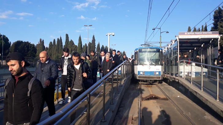 İstanbul'da tramvay hattında arıza! Seferlerde aksama G2