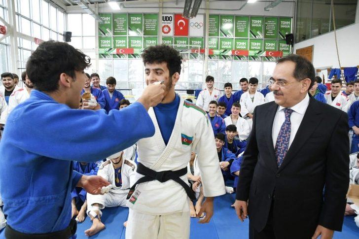 Başkan Demir’den milli judoculara baklava G1