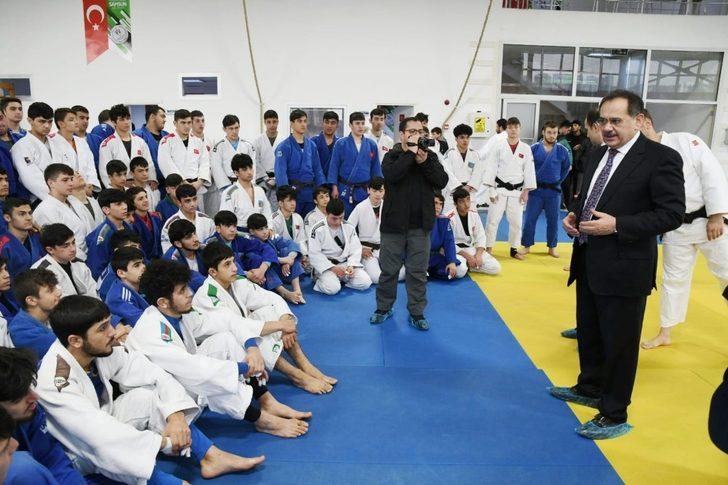 Başkan Demir’den milli judoculara baklava G2