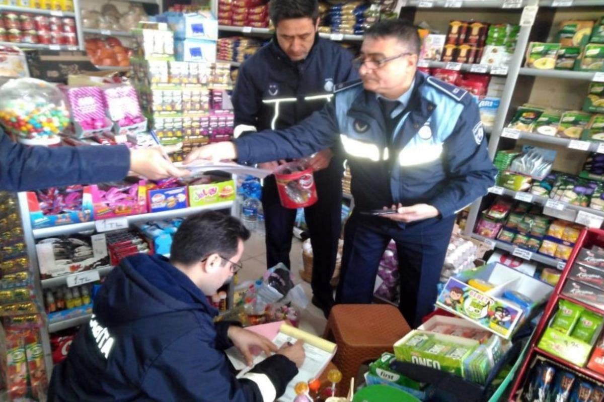 Okullar b&ouml;lgesinde bulunan iş yerleri denetlendi