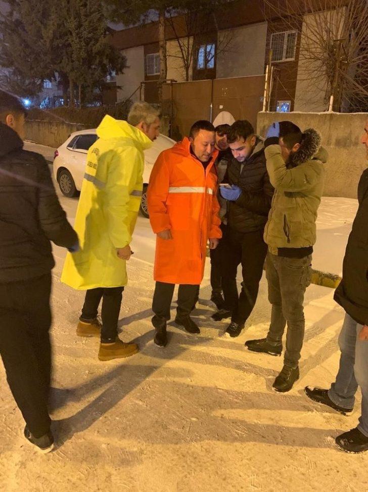 Başkan Beyoğlu kar temizleme çalışmalarında G4