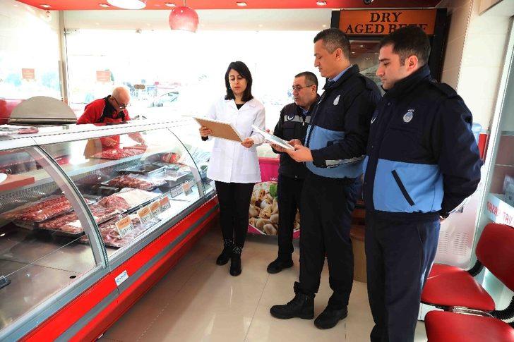 Bayraklı zabıtasından, gıda mühendisiyle hijyen denetimi G2