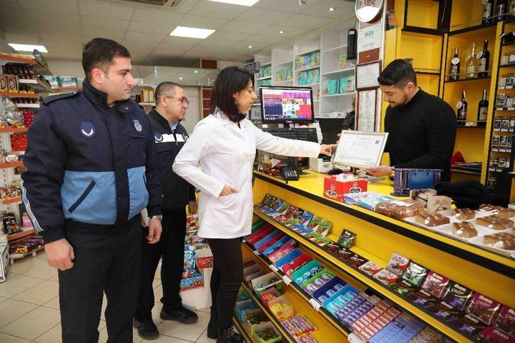 Bayraklı zabıtasından, gıda mühendisiyle hijyen denetimi G4