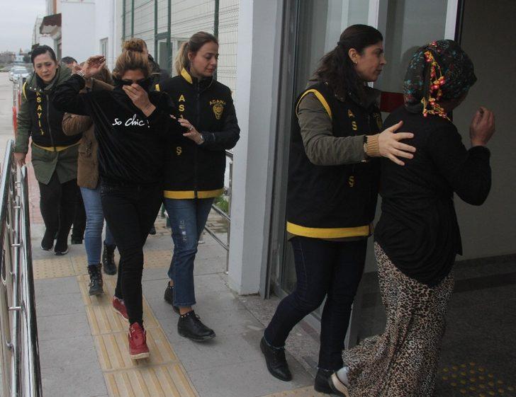 TIR sürücüsüne 'ilişki' teklifiyle yaklaşıp elini ısırarak parasını aldı G2