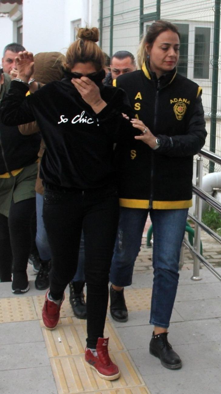 TIR sürücüsüne 'ilişki' teklifiyle yaklaşıp elini ısırarak parasını aldı G3