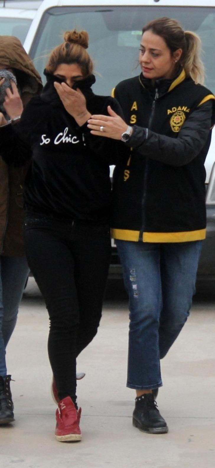 TIR sürücüsüne 'ilişki' teklifiyle yaklaşıp elini ısırarak parasını aldı G4