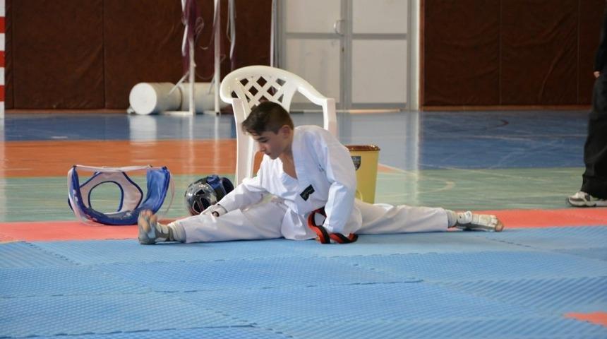 Taekwondo m&uuml;sabakaları tamamlandı