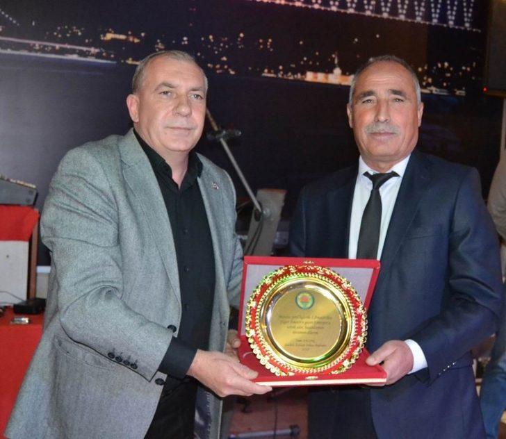 Salihli Emirspor, şampiyonluğunu kutladı G3