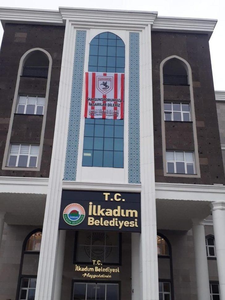 İlkadım kırmızı-beyaz G1