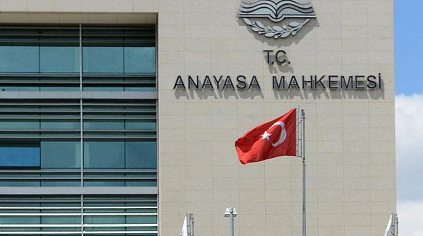 AYM 3 KHK'yı iptal etti