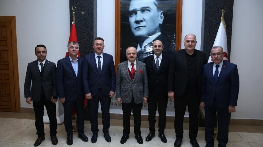 Vali &Ccedil;akacak Adapazarı Belediye Başkanı Işıksu&rsquo;yu kabul etti