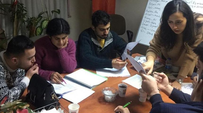 Tarsus’ta işitme engelli gençlere EKPSS kursu