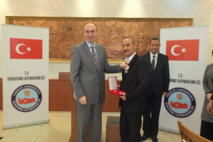 Hak ettikleri madalyalarını 46 yıl sonra alabildiler G4