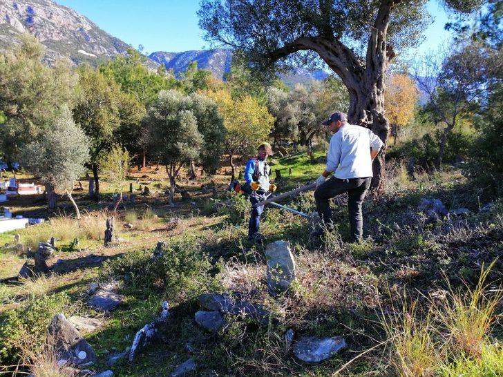Alanya’daki mezarlıklarda kapsamlı temizlik G2
