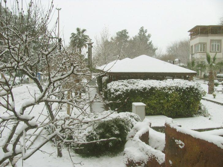Araban’da 10 yıl sonra ilk kez yoğun kar yağışı G3