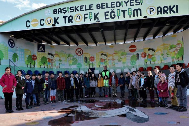 Bilgievleri öğrencileri trafik eğitim parkında G4